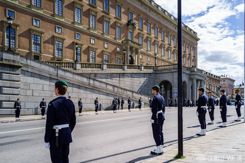 Königliche Garde am königlichen Schloss in Stockholm