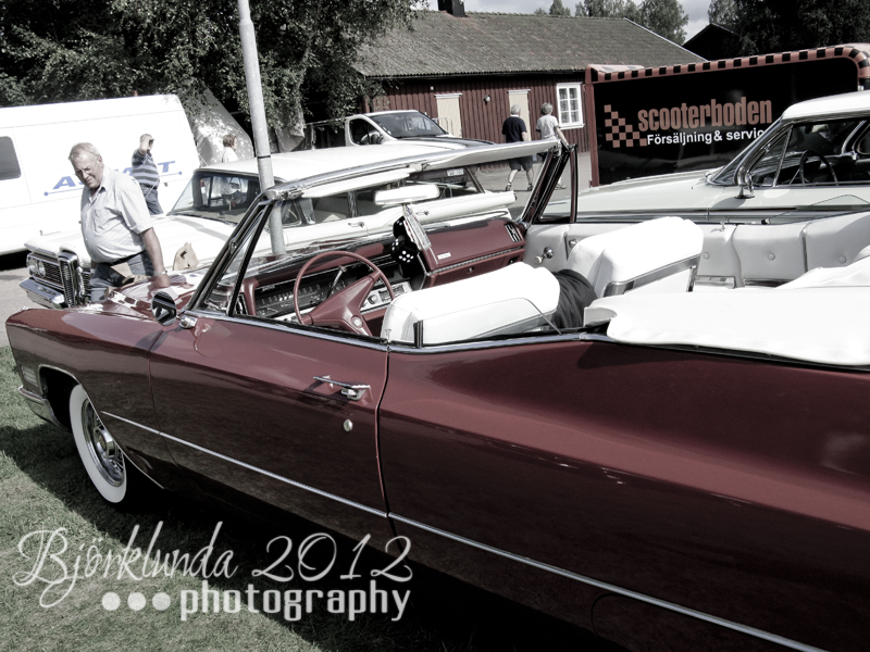 Oldtimer auf der Antik- und Sammlermesse in Ransäter (Värmland, Schweden)