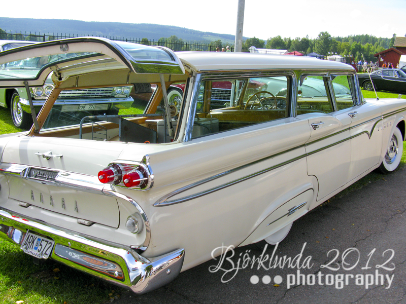 Oldtimer auf der Antik- und Sammlermesse in Ranster (Vrmland, Schweden)